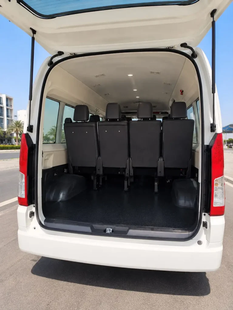 Toyota HIACE - Photo 5
